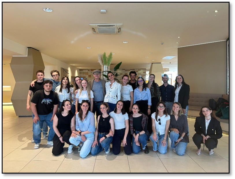 Foto di gruppo di studenti e collaboratori Suivet